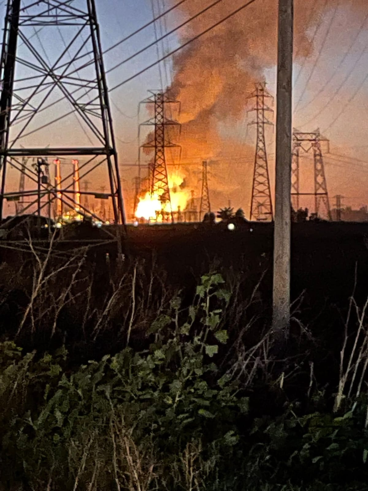 Massive Fire at World’s Largest Battery Storage Facility Triggers Evacuation in California [Video]