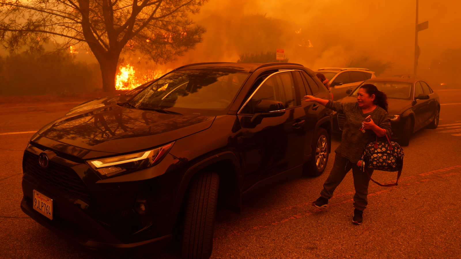 California fires update: Homes were burning and roads already jammed when Pacific Palisades evacuation order came, AP finds [Video]